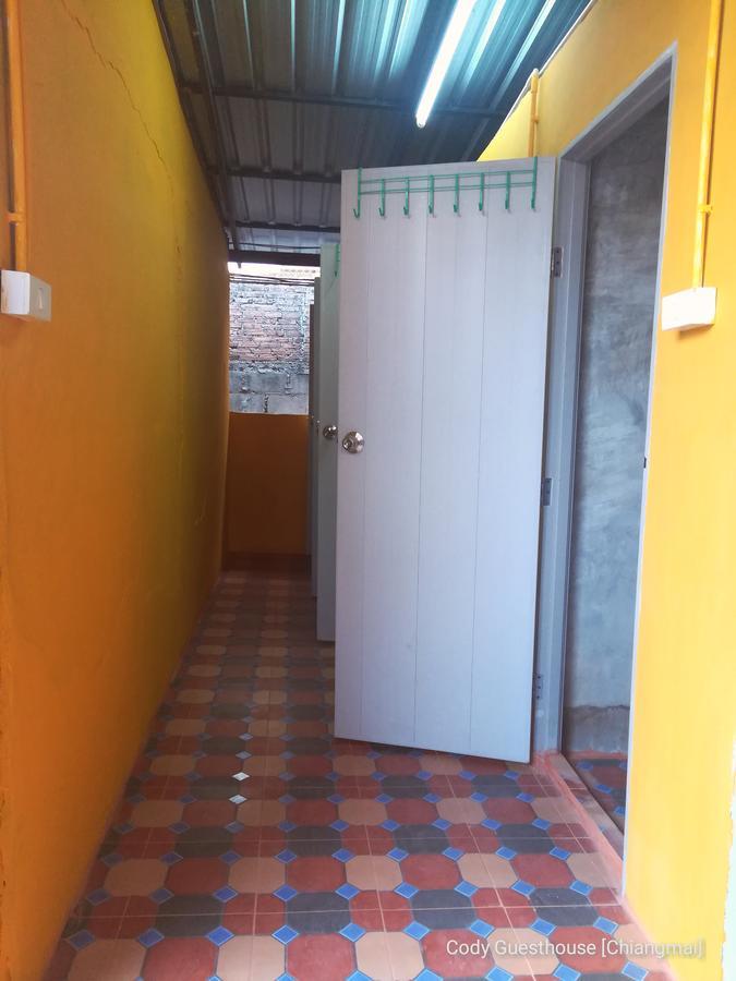 Cody Guesthouse Чиангмай Екстериор снимка