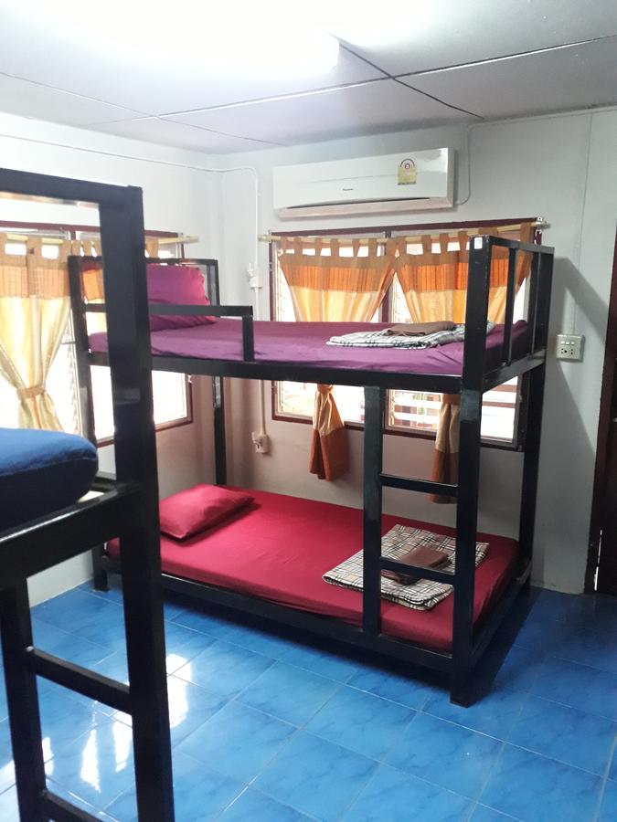 Cody Guesthouse Чиангмай Екстериор снимка